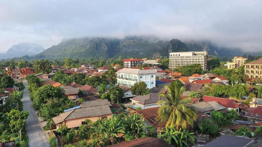 Vang Vieng Topview Hotel מראה חיצוני תמונה